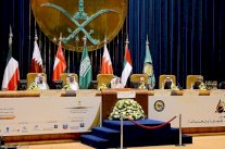 وزراء النفط بالخليج يبحثون في الدوحة أوضاع السوق