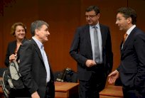 اليونان توافق على مشاركة صندوق النقد في خطة الانقاذ