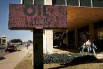 مسؤولون خليجيون: تراجع أسعار النفط فرصة للإصلاح