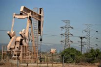 سلطنة عمان تخفض نفقاتها العامة جراء تراجع اسعار النفط