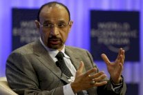 الفالح: استثمارات ارامكو في قطاعي النفط والغاز لم تتباطأ