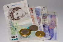 تدهور الاسترليني مع الخشية من انفصال قاس عن الاتحاد الاوروبي