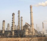 تدهور العائدات النفطية يضع الاقتصاد الليبي على شفير الانهيار