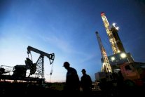 الدول النفطية تعمل على سد الثغرات في ميزانياتها