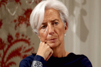 حراك اقتصادي خليجي يتبنى سياسات بعيدة عن النفط وتقلباته