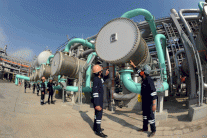 عمال النفط في الكويت يبدأون إضرابًا مفتوحًا