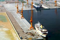 مسقط: إتفاقية لإنشاء مدينة صناعية صينية في الدقم