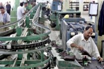 العراق يعيد هيكلة اقتصاده بستة مليارات دولار