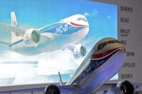 روسيا تعرض طائرتها إم سي-21 للرحلات المتوسطة