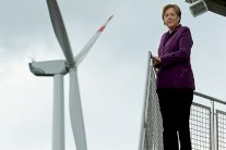 ميركل تكبح نمو مصادر الطاقة المتجددة