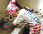 البرلمان المغربي يجيز العمل داخل المنزل من عمر 16 سنة