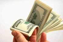 أزمة الدولار تعاود رفع الأسعار في مصر