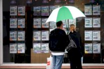 مخاوف من انهيار أسعار العقارات عالمياً