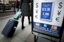 الإسترليني إلى أدنى مستوياته مع غموض تداعيات بريكسيت