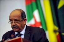 البنوك وشركة الطيران المغربية يعتزمون مقاضاة وزير خارجية الجزائر