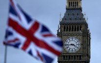 البطالة في بريطانيا تبقى في أدنى مستوياتها منذ 42 عاما