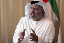 قرقاش: احتجاجات إيران فرصة للمراجعة العاقلة