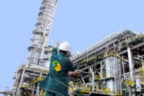 المغرب يعرض شركة سامير لتكرير النفط للبيع