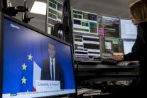 ارتياح في اسواق المال ومكاسب محدودة بعد انتخاب ماكرون رئيسا لفرنسا