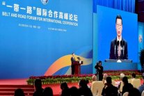 الرئيس الصيني يطرح نفسه سدًا منيعًا ضد سياسة الحمائية