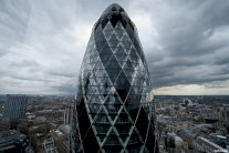 اول هبوط فصلي في أسعار العقارات البريطانية منذ 2012