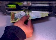 رفع الحد الأدنى للأجور 50% في فنزويلا