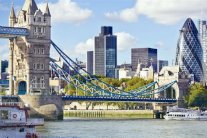 إجراءات فرنسية لإقناع القطاع المالي بالانتقال إلى باريس