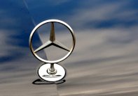 استعادة اكثر من ثلاثة ملايين سيارة مرسيدس تعمل بالديزل في أوروبا