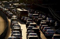 الصين تعتزم حظر السيارات التي تعمل بالوقود