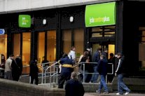 البطالة في بريطانيا في أدنى مستوياتها منذ 42 عاما