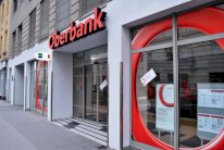 إيران تحصل على اول قرض من بنك اوروبي بعد رفع العقوبات