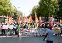 المياومون الأفارقة في حقول إيطاليا للطماطم يحتجون على المعاملة السيئة