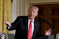 ترمب يحذر العالم من التعامل تجاريًا مع إيران