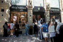 مصائب الليرة التركية عند السياح فوائد