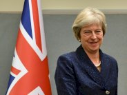 تيريزا ماي تعد بخفض الضرائب على الشركات بعد بريكست