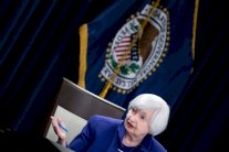 الاحتياطي الفدرالي نحو ابقاء معدلات الفائدة دون تغيير