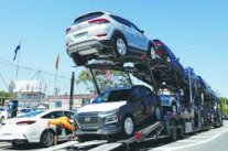 وزير أميركي: الصين وافقت على خفض رسوم السيارات