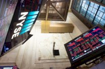 عودة الأسهم الأميركية إلى الارتفاع بعد نزيف استمر أسبوعًا