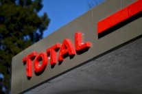 توتال تحصل على حصص في امتيازين للنفط والغاز في أبوظبي