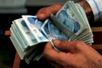 انهيار الليرة التركية قبل شهر من الانتخابات