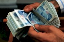 تركيا تسعى لطمأنة المستثمرين بعد هبوط الليرة