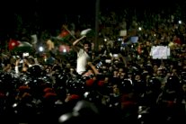 العاهل الأردني يستدعي رئيس وزرائه على خلفية الاحتجاجات