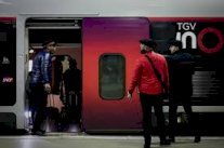 استمرار إضراب النقل المشترك في فرنسا وتظاهرات في مدن عدة