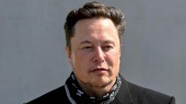 متابعو إيلون ماسك عبر تويتر أيّدوا بيعه 10 بالمئة من أسهمه في تيسلا