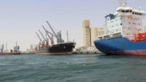 سفينة تنقل 750 طناً من الوقود