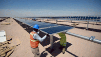 الاستثمارات في الطاقة الشمسية ستتجاوز تمويل استخراج النفط هذا العام