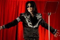 مايكل جاكسون أعلى المشاهير الراحلين دخلًا وفق مجلة فوربس