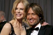 الرسائل الجنسية وراء استمرار علاقة نيكول كيدمان وزوجها