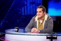 باسم يوسف يعتكف عن كتابة مقاله الأسبوعي ملتزمًا الصمت