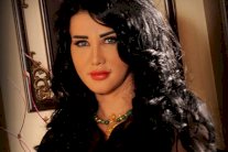 جيني إسبر تعمل في تهريب الأموال